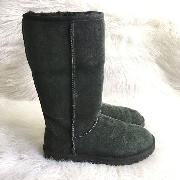 🔃UGG Black Classic Tall Boots - Picture 4 of 10